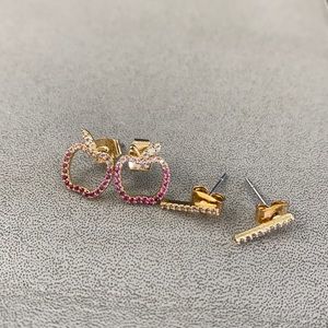 Two set gold color with rhinestones earrings.